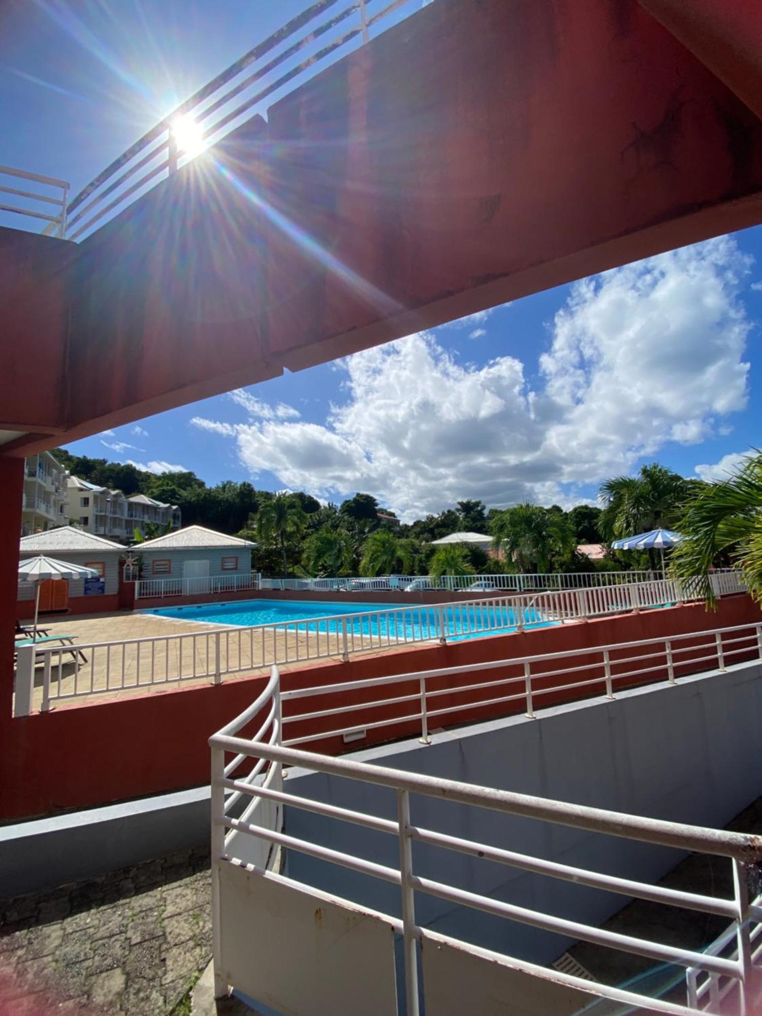 Studio Au Soleil Levant, Avec Piscine 라 트리니테 외부 사진